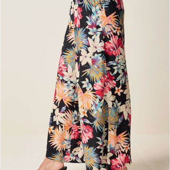 Floral Wide Leg Pants - Picture 2 of 9